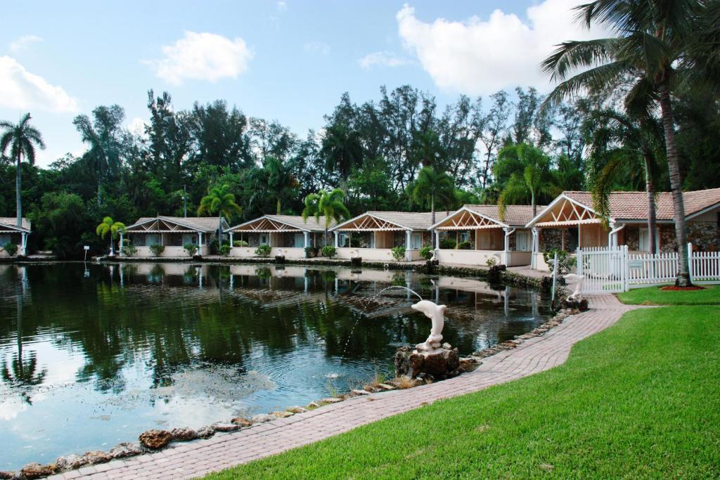 Rock Lake Not Open Due To Hurricane Damages Hotel ฟอร์ตไมเยอร์ ภายนอก รูปภาพ